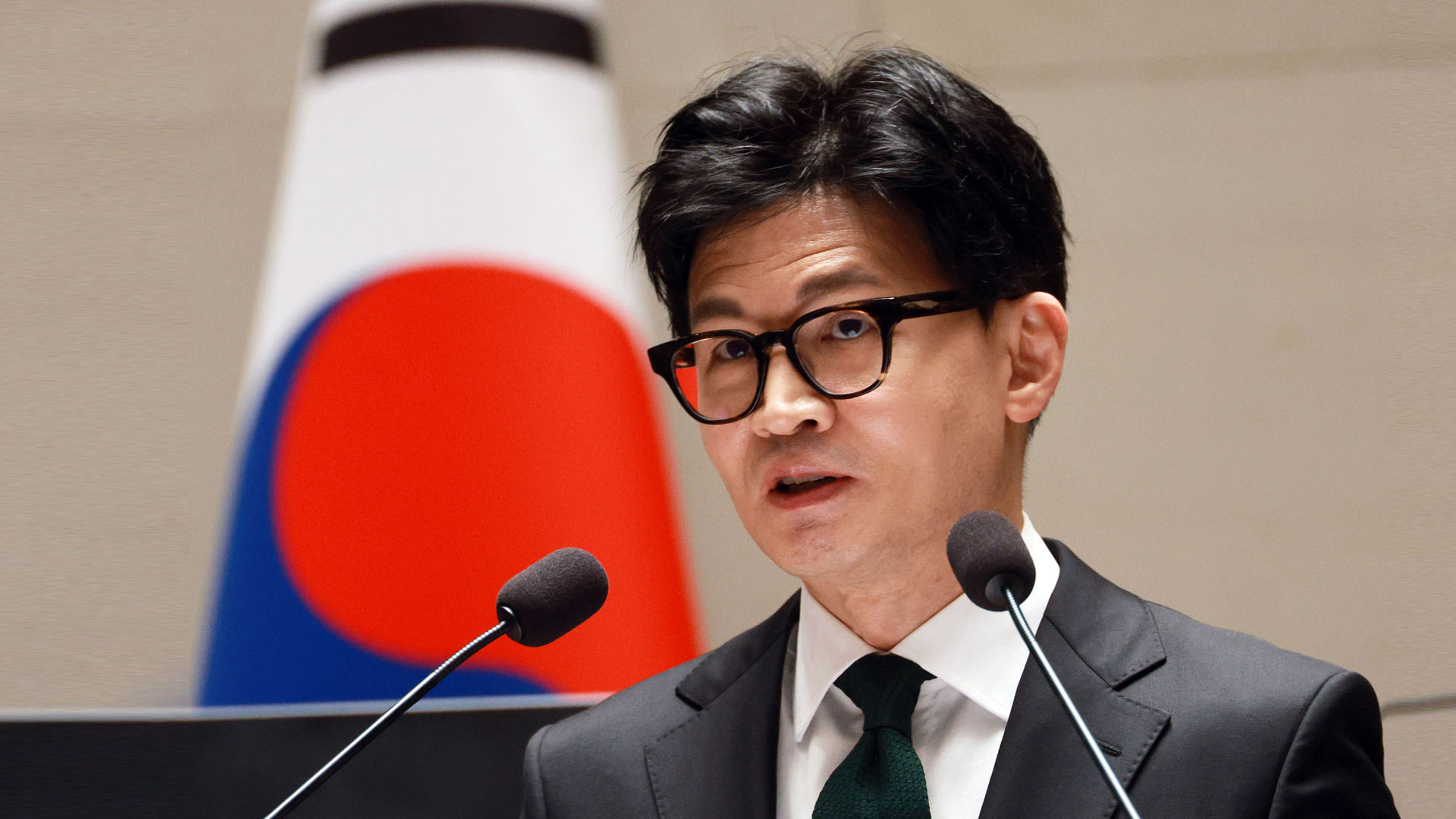 Han Dong-hoon Han Dong-hoon